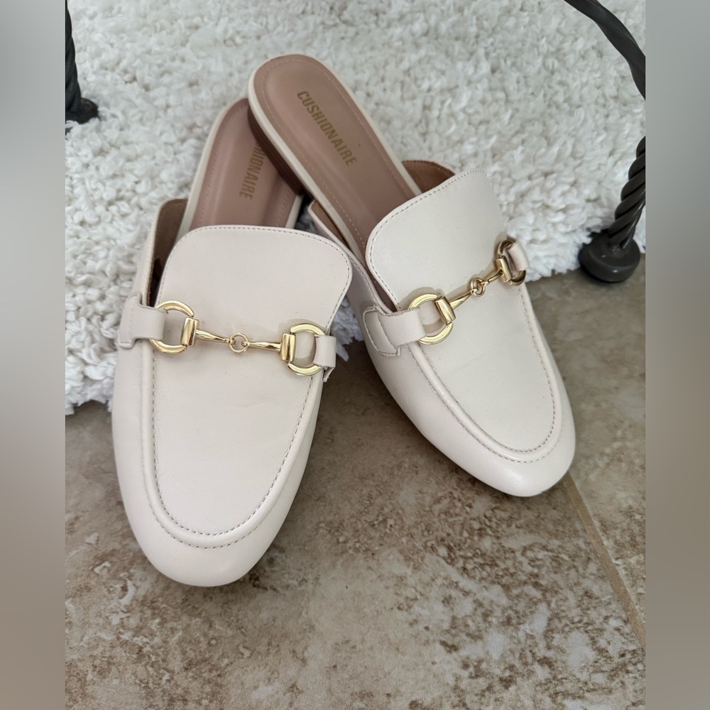Cushionaire Cream Leather Backless Horsebit Mules